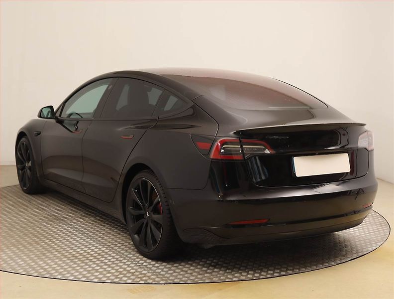 Tesla Model 3 (2019) Performance 78kWh, SoH 80% - fotka 4 z 19