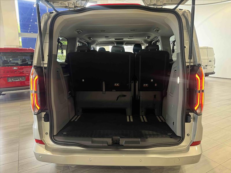 Ford Tourneo (2026) 2,0 EcoBlue 125 kW/170k  Custo - fotka 20 z 21