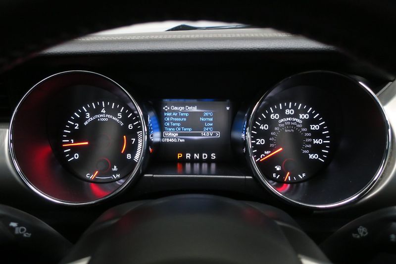 Ford Mustang (2015) 5.0 Ti-VCT V8 GT 50 automat - fotka 21 z 48