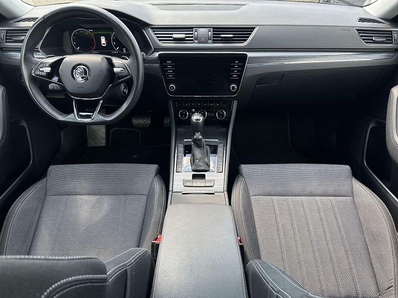 Škoda Superb (2022) Combi 2.0 TDI DSG Style - fotka 5 z 34