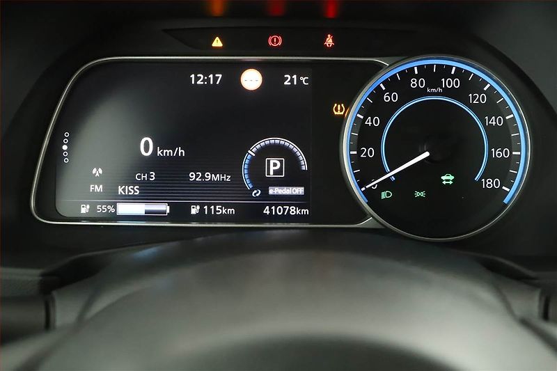 Nissan Leaf (2021) 40 kWh, SoH 92%, Automat - fotka 12 z 21