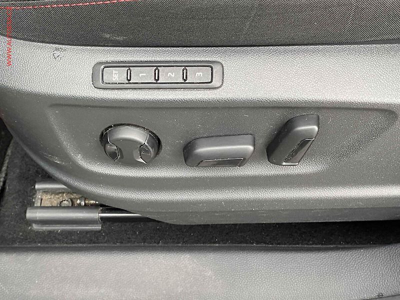 Škoda Karoq (2021) 1.5 TSi, Style, DSG, navi - fotka 12 z 19