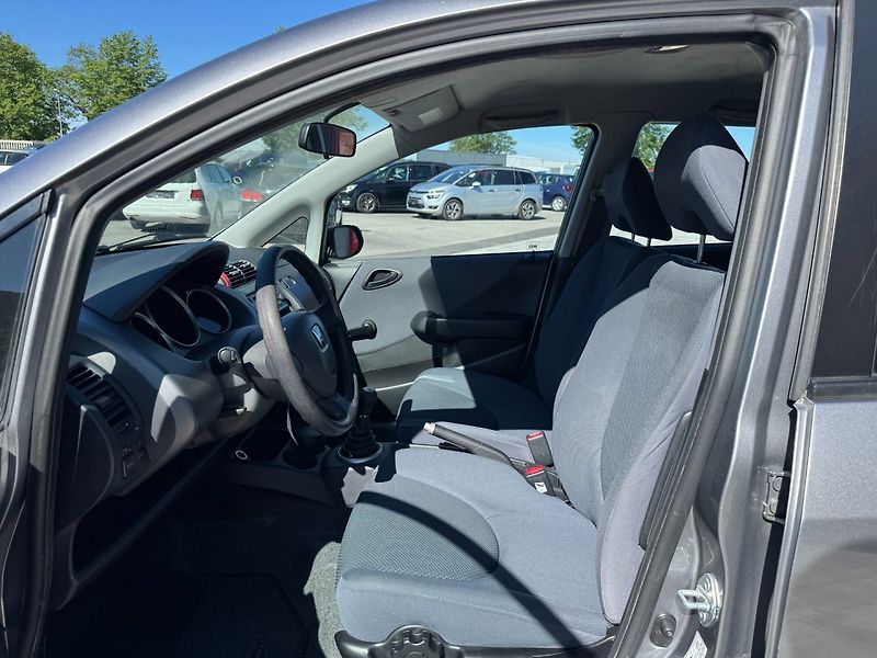 Honda Jazz (2006) 1.2i 57kW - fotka 11 z 29