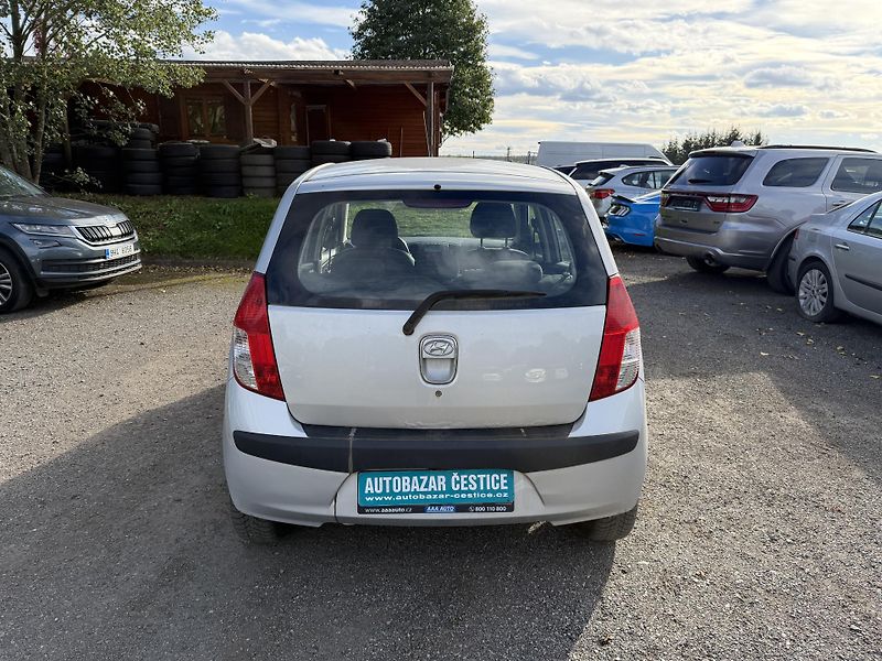 Hyundai i10 1.1i - fotka 5 z 22