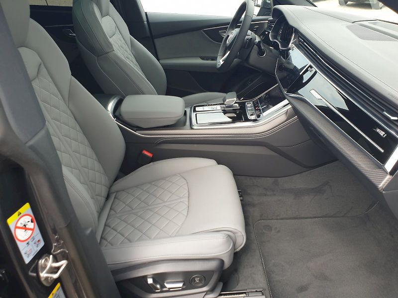 Audi Q8 (2026) SUV 60 TFSI e quattro 360kW - fotka 17 z 31