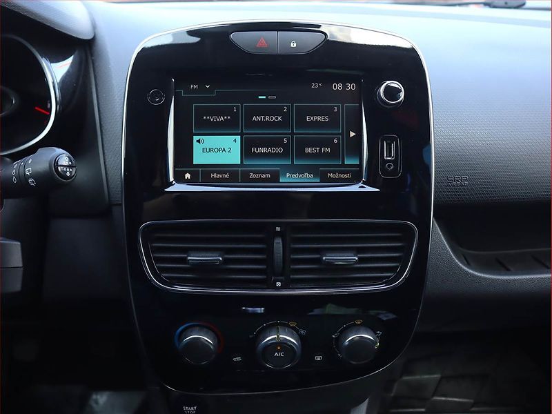 Renault Clio (2019) Limited 0.9 TCe, Serv.kniha - fotka 12 z 19