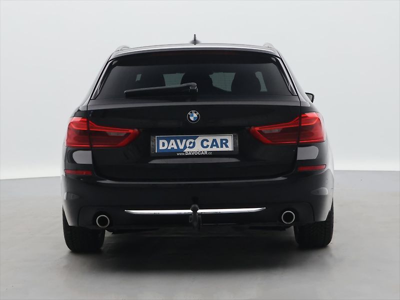 BMW Řada 5 2,0 520d Aut 140kW Luxury Line - fotka 6 z 32