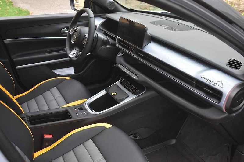 Jeep Avenger dobře poslouží menším rodinám, které nechtějí jezdit vždy jen po silnici.