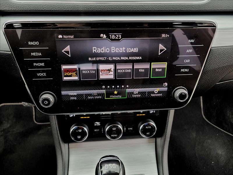 Škoda Superb 1,4 Rezervace!TSI,PHEV,DSG,LED - fotka 26 z 50