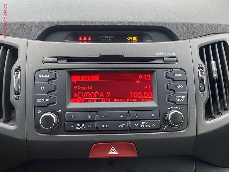 Kia Sportage (2010) 2.0 CVVT 4x4, ČR, AC, tažné - fotka 17 z 20