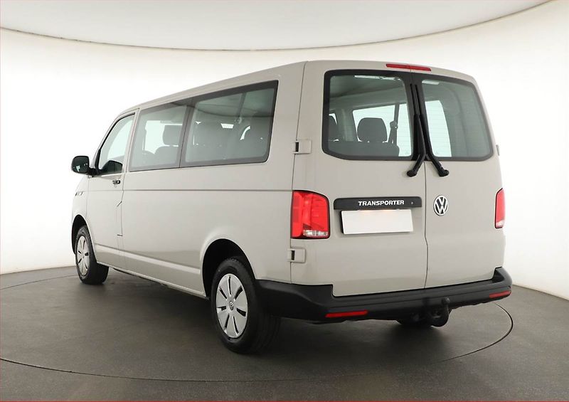 Volkswagen Transporter (2020) 2.0 TDI, Bus, 9Míst, ČR, 1Maj - fotka 4 z 14