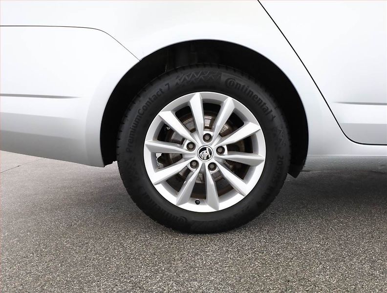 Škoda Octavia (2015) 2.0 TDI, 4X4, Serv.kniha - fotka 20 z 20