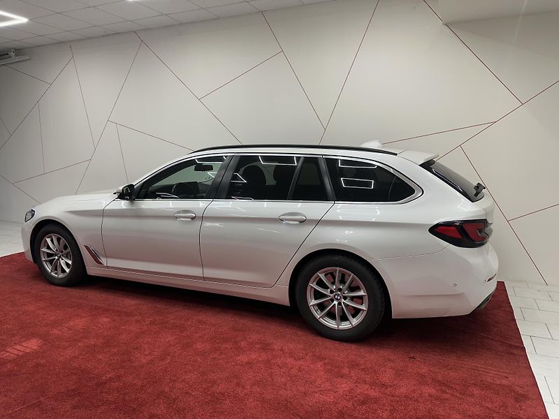 BMW Řada 5 (2021) 530d TAŽNÉ*LED*KAMERA*TOP SPEC - fotka 3 z 18