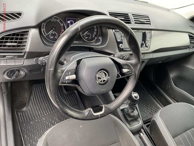 Škoda Fabia (2021) 1.0 TSi, 1.maj,ČR, Ambition - fotka 12 z 17