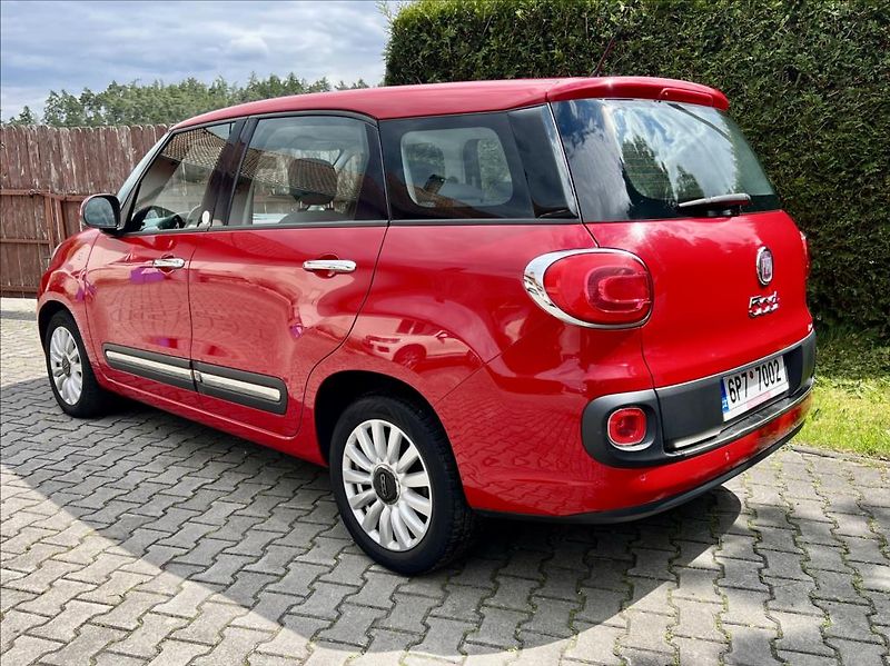 Fiat 500L 1,6 JTD  LIVING - klima -ALU - fotka 3 z 36