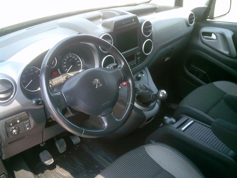 Peugeot Partner (2017) Tepee 1.6 VTi 88kW, KOUPENO ČR - fotka 10 z 16