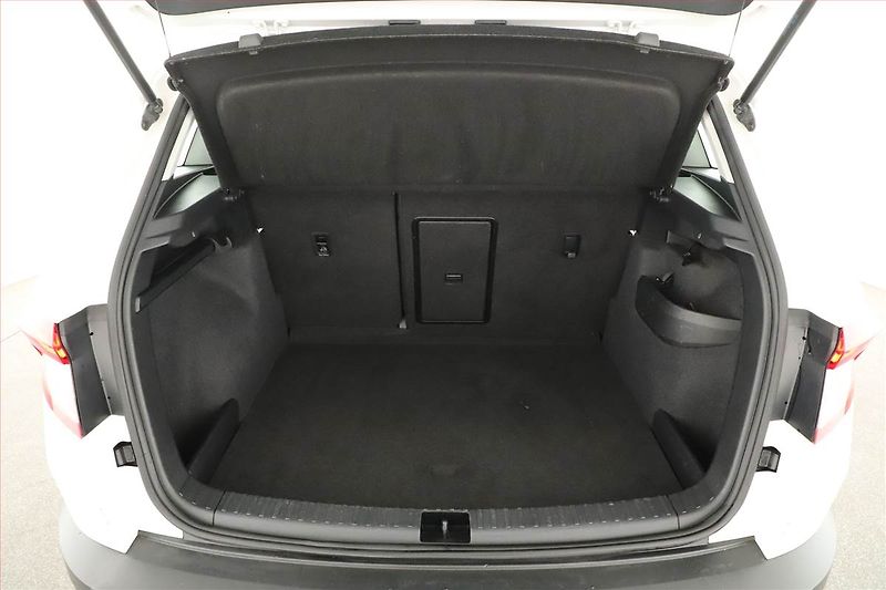 Škoda Karoq (2019) 2.0 TDI, 4X4, ČR,1.maj - fotka 10 z 18