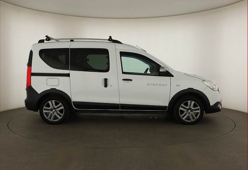 Dacia Dokker (2017) Stepway 1.6 SCe, 5Míst - fotka 6 z 15