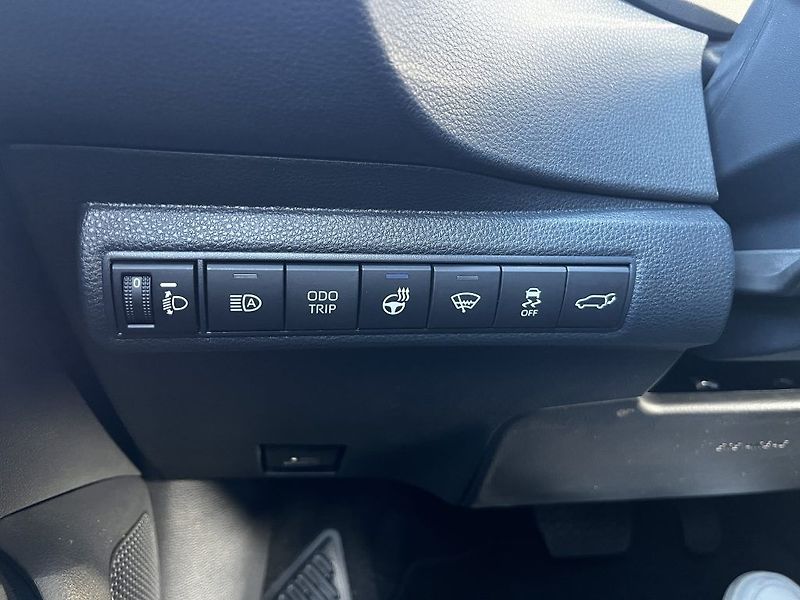 Toyota Corolla TS 2.0 Hybrid GR Sport - fotka 27 z 27