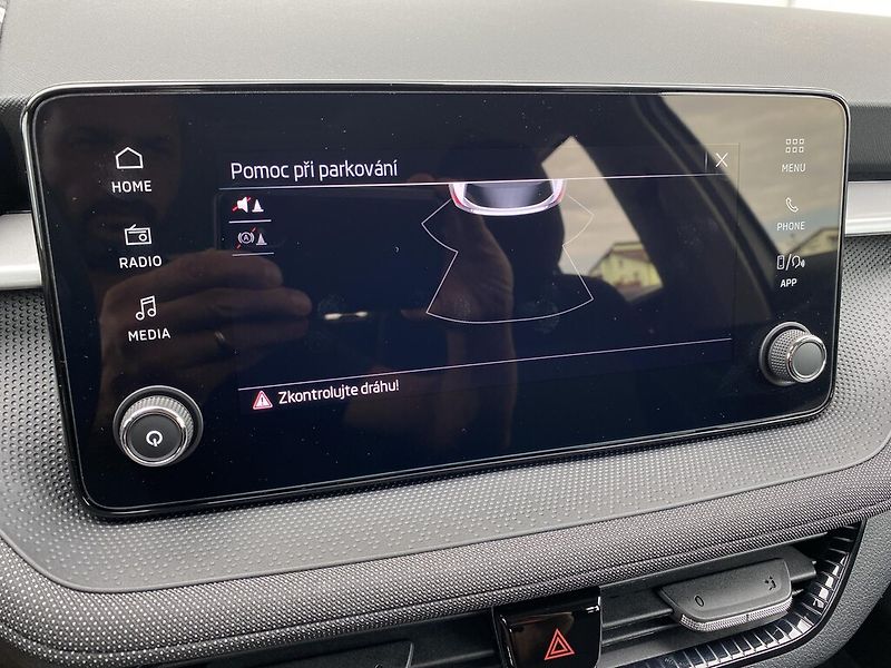 Škoda Fabia 1,0 MPI 59 kW Selection - fotka 18 z 26