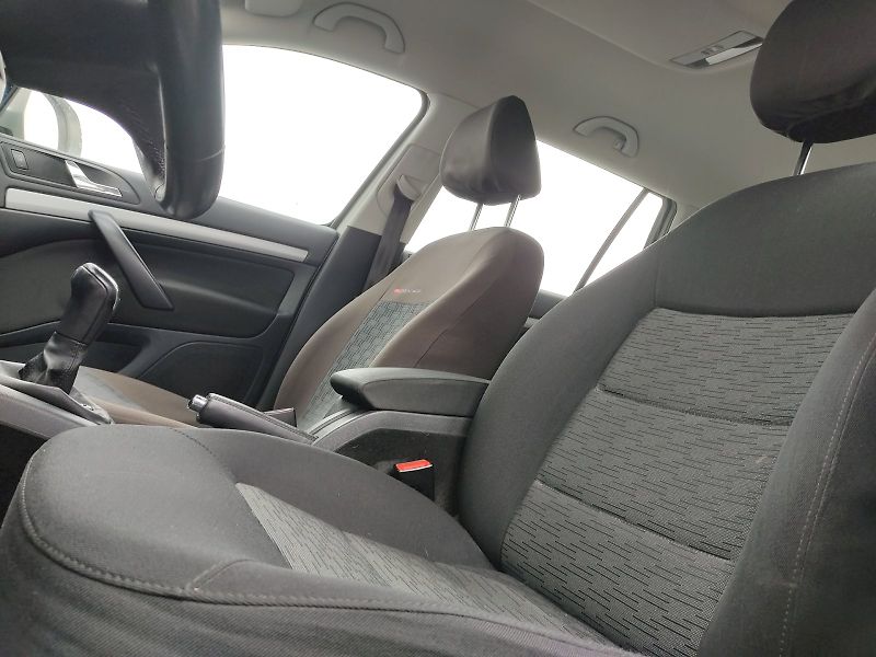 Škoda Octavia (2013) Combi Ambiente 1,6 Tdi 77 Kw - fotka 18 z 28