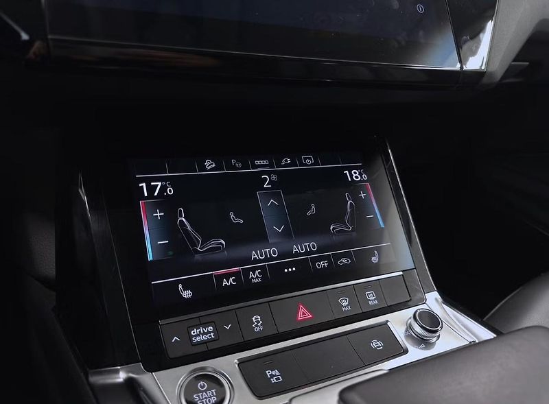 Audi Q8 e-tron 50 Q SoH 94% Kamera Vzduch Taž - fotka 18 z 20