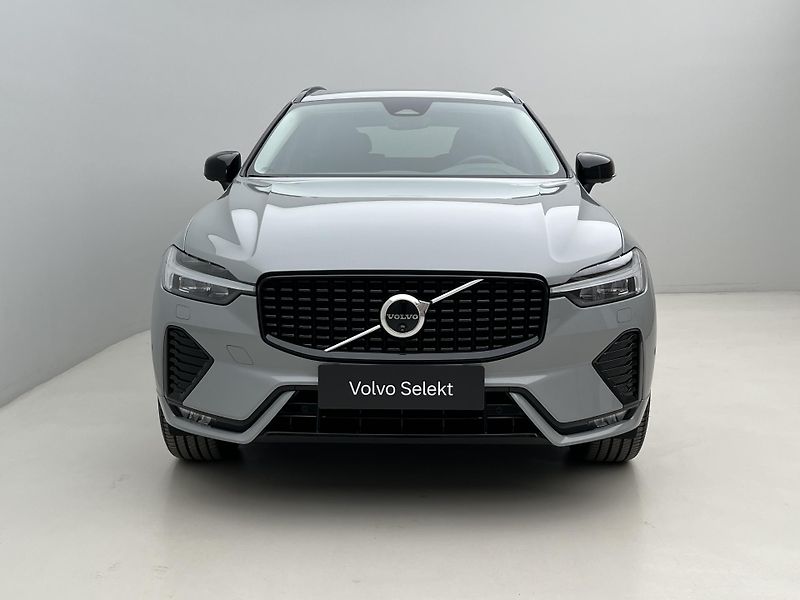 Volvo XC60 B5 AWD PLUS DARK AUT REZERVACE - fotka 14 z 44