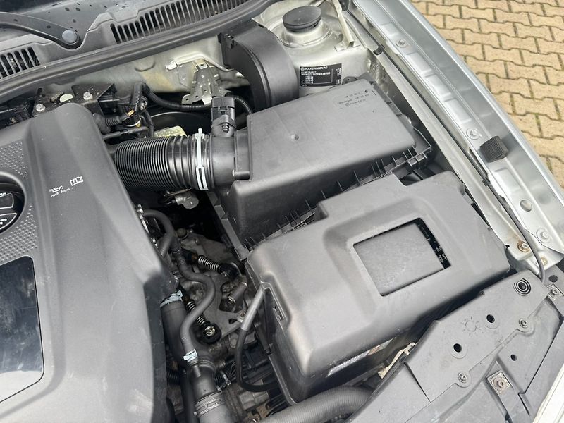 Volkswagen Golf (2003) 1,9 TDI 96 KW STK BRZDY - fotka 42 z 43