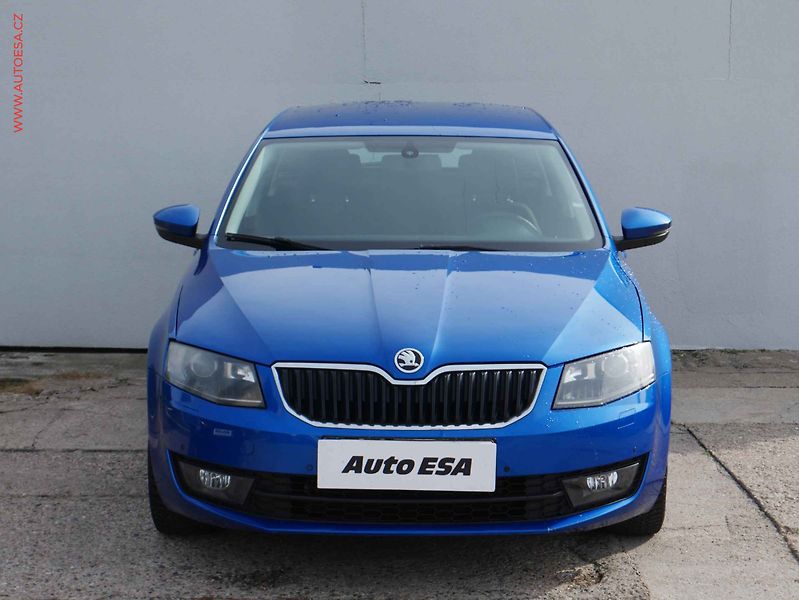 Škoda Octavia (2014) 1.6 TDi, ČR, LED - fotka 2 z 16