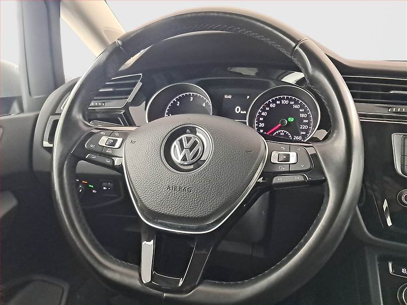 Volkswagen Touran (2017) 1.6 TDI, Automat, Tempomat - fotka 20 z 21