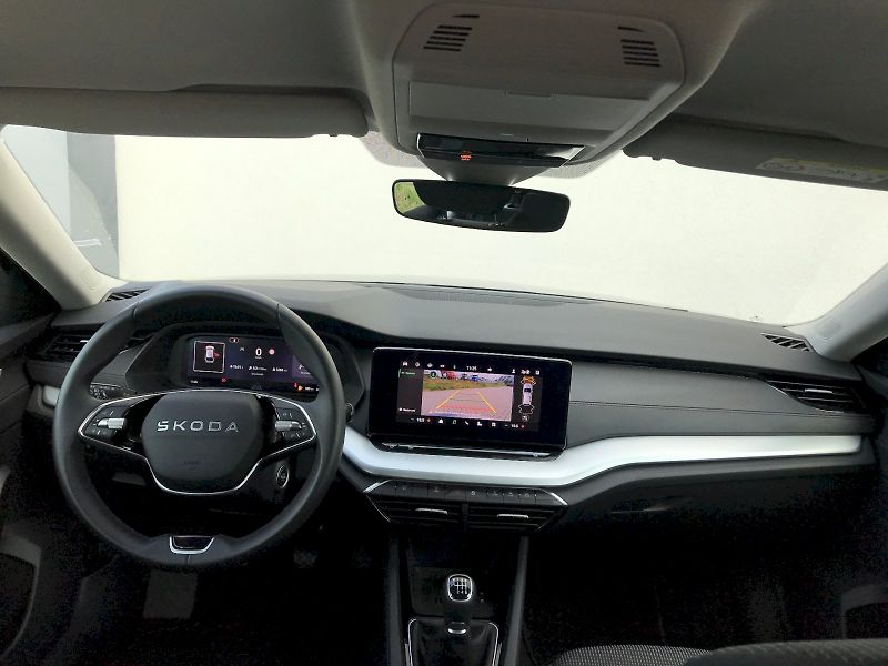 Škoda Octavia (2025) COMBI TOP SELECTION 1,5 TSI 85 - fotka 5 z 25