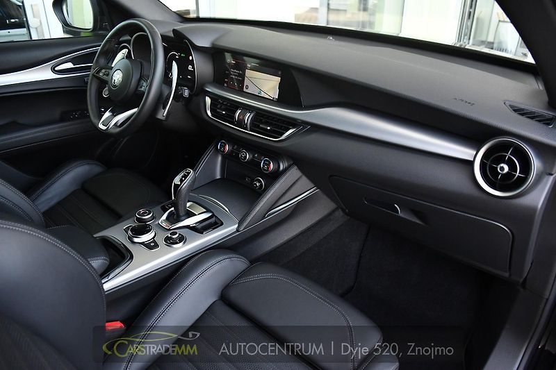 Alfa Romeo Stelvio 2,2 D 16V 210k Veloce AT8-Q4 - fotka 15 z 55