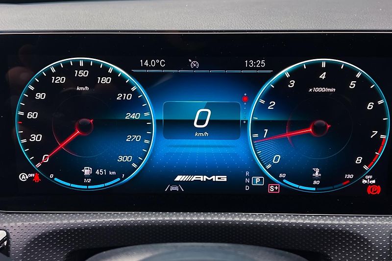 Mercedes-Benz CLA (2022) AMG CLA 45 s 4Matic+ - fotka 62 z 121