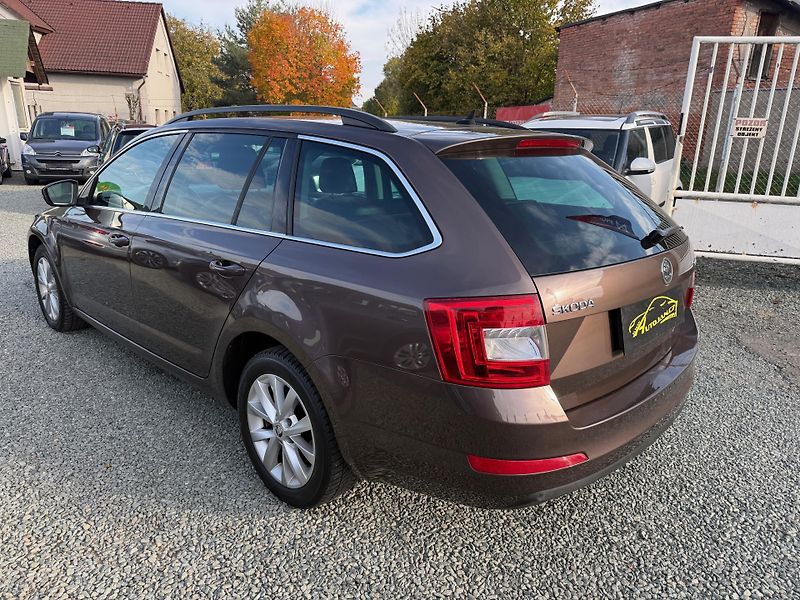 Škoda Octavia 2.0 TDI ELEGANCE - fotka 4 z 13