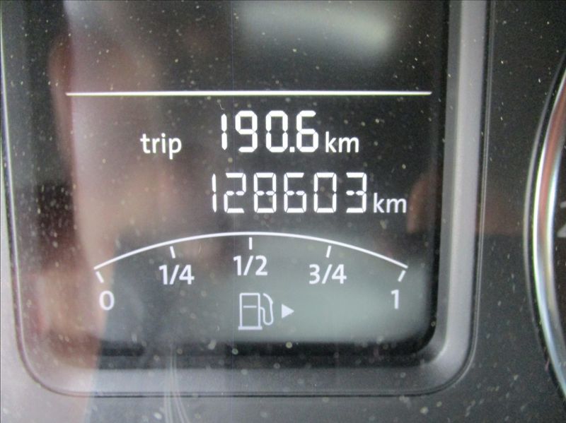 Volkswagen Polo 1,4 i 16v,klima,xenon,rozvody, - fotka 15 z 22