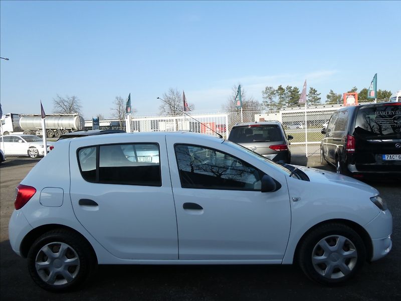 Dacia Sandero 1,2 16V 55kW Access, KLIMA - fotka 12 z 33