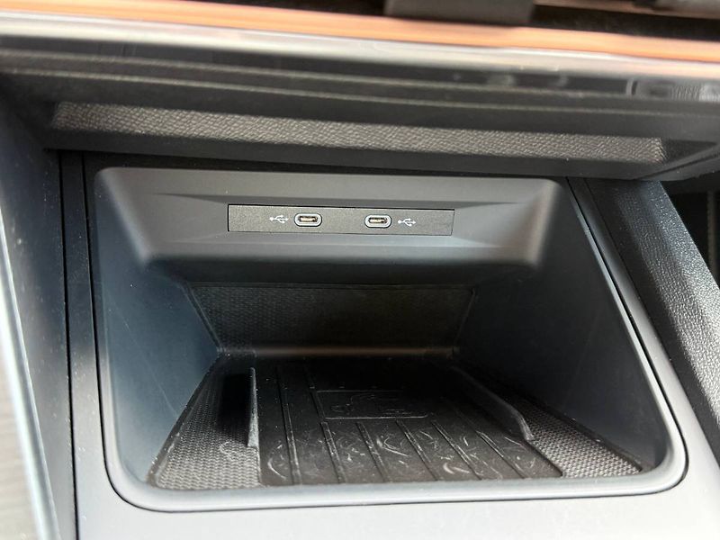 Cupra Formentor (2023) VZ 2.0 TSI DSG 4Drive 310K - fotka 15 z 36