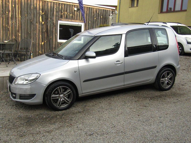 Škoda Roomster (2011) 1.6 TDI 66kW - fotka 2 z 36
