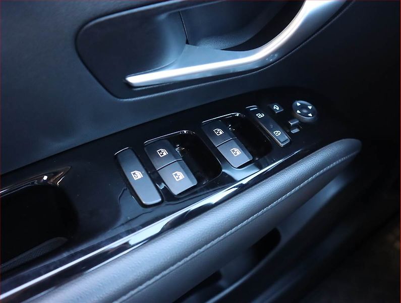 Hyundai Tucson (2021) Family 1.6 T-GDI - fotka 13 z 18