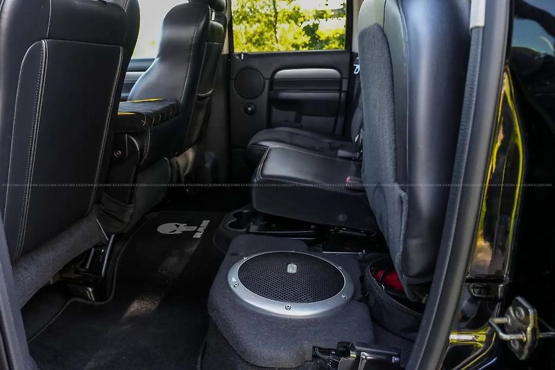 Dodge RAM SRT-10 8,3 V10 372 kW VIPER - fotka 18 z 19