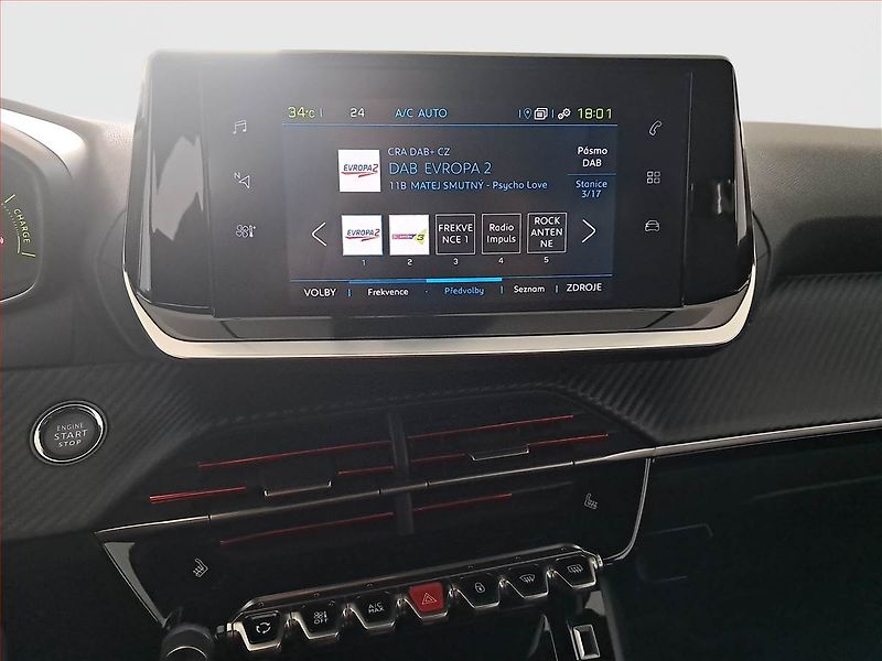 Peugeot 2008 (2023) Allure 50 kWh, SoH 99% - fotka 12 z 19