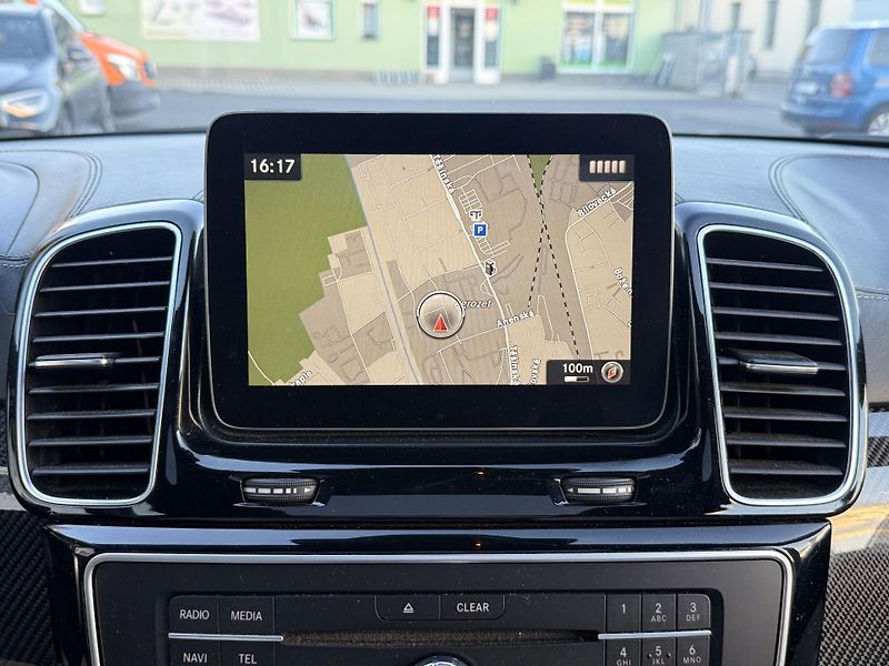 Mercedes-Benz GLS (2016) GLS 500 4Matic Designo  - fotka 14 z 22