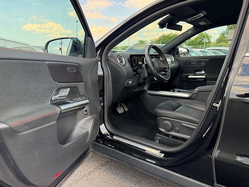 Mercedes-Benz GLA 200 d - fotka 22 z 36