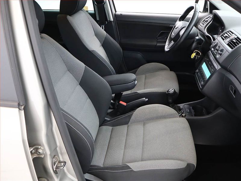Škoda Fabia (2010) Ambition Plus 1.2 TSI - fotka 7 z 13