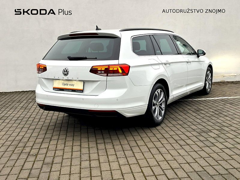 Volkswagen Passat (2020) VARIANT 1,5TSI 110KW BUSINESS - fotka 2 z 24