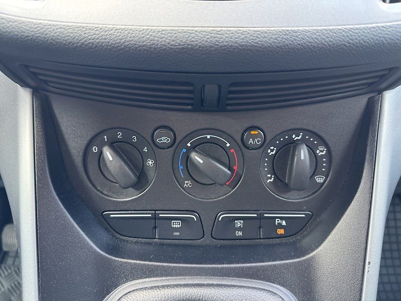 Ford C-MAX (2011) 1.6 Ti-VCT Klima Tažné - fotka 16 z 49
