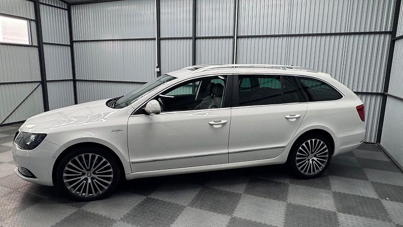 Škoda Superb (2014) Laurin & Klement - fotka 5 z 22