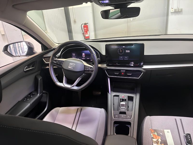 Seat Leon 2.0TDI DSG 110kW Style DPH - fotka 3 z 4