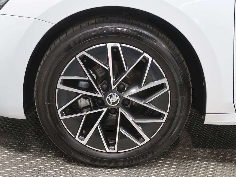 Škoda Octavia (2024) TOP SELECTION 1.5TSI 110KW - fotka 11 z 37