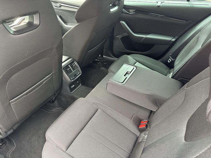 Škoda Octavia (2023) Combi 2.0 TDI DSG Sportline - fotka 7 z 36